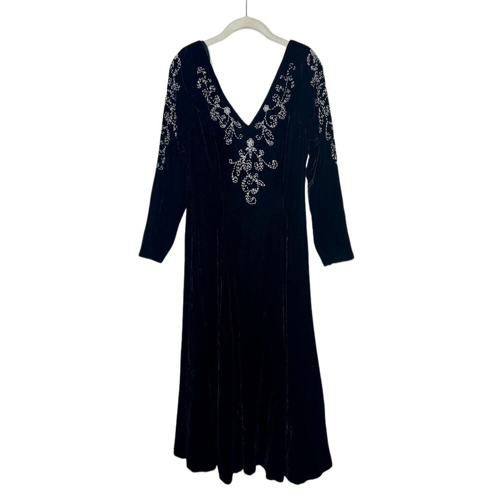 Vintage Nancy Johnson Velvet Black Beaded V Neck 3/4 Sleeve MIDI Dress Size 10
